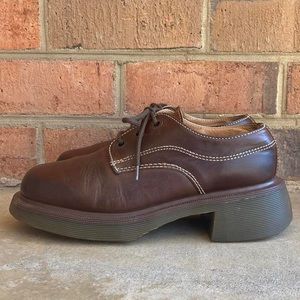 vtg 90s dr. martens MIE oxfords with an adorable heel size 6 W